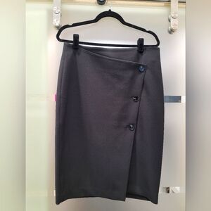 EXPRESS Womens sz M Fully-Lined Wrap Skirt with Button Closure